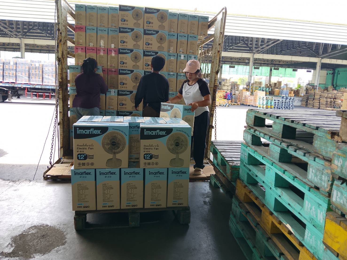 โชคบุญส่งรถรับจ้าง